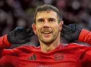 开云体育平台APP-拜仁慕尼黑备战艰难逆袭，雄心勃勃