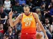 开云足球直播-包含凯尔特人B队强势日本男篮，戈贝尔统治全场的词条