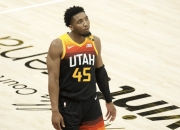 开云体育-火箭碾压太阳，米切尔关键制胜