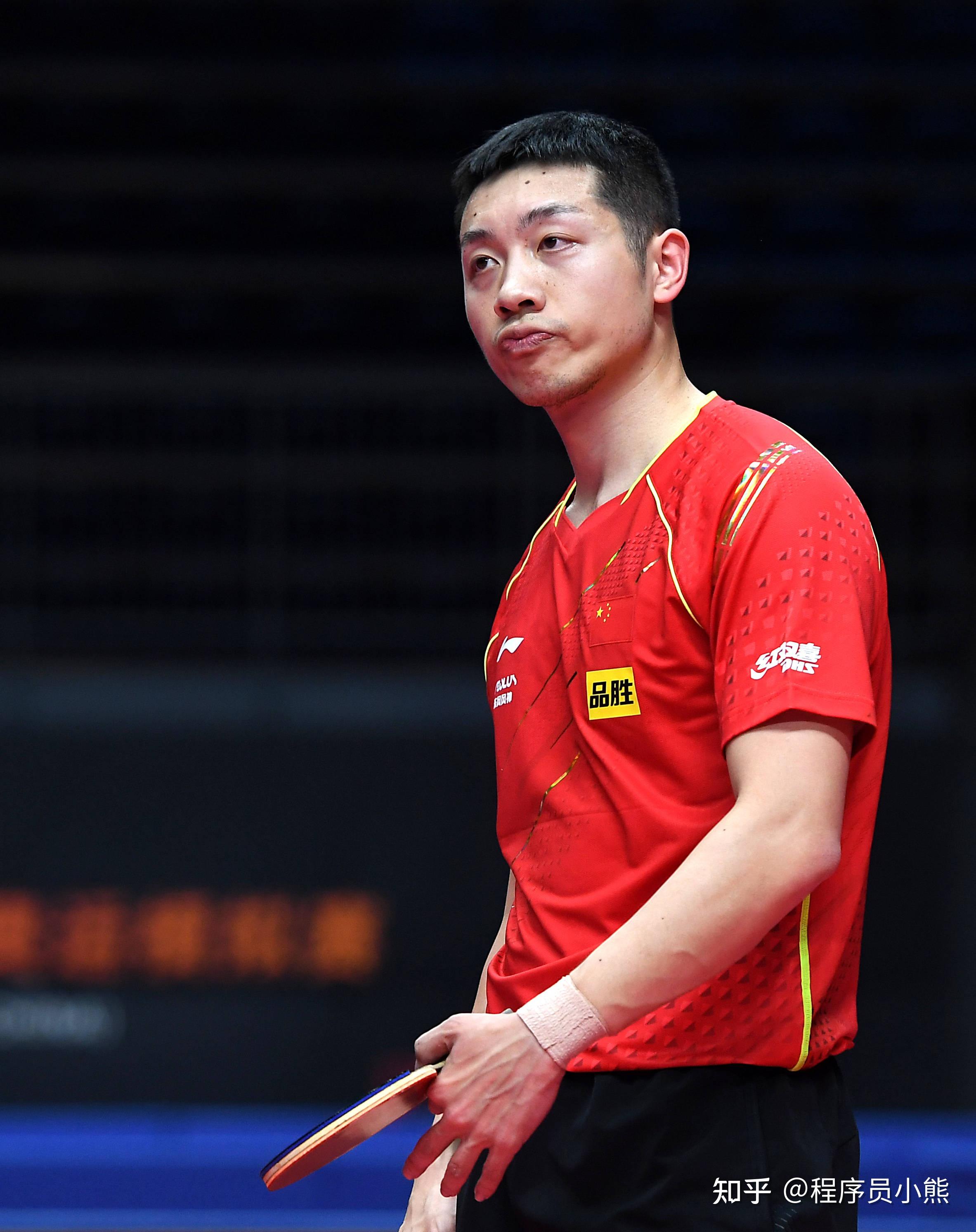 中国乒乓球队完胜波兰乒乓球队，许昕制霸全场