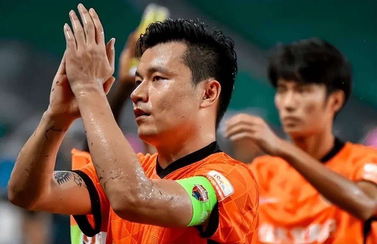 萨拉戈萨队长受伤下场，对球队士气造成打击的简单介绍