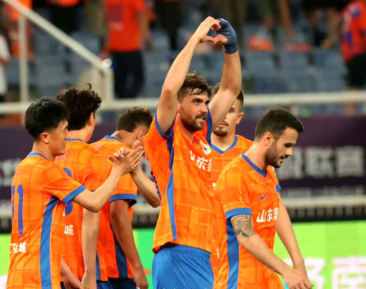 球队中场核心遭罚,大战或受影响 球队中场核心遭罚,大战或受影响