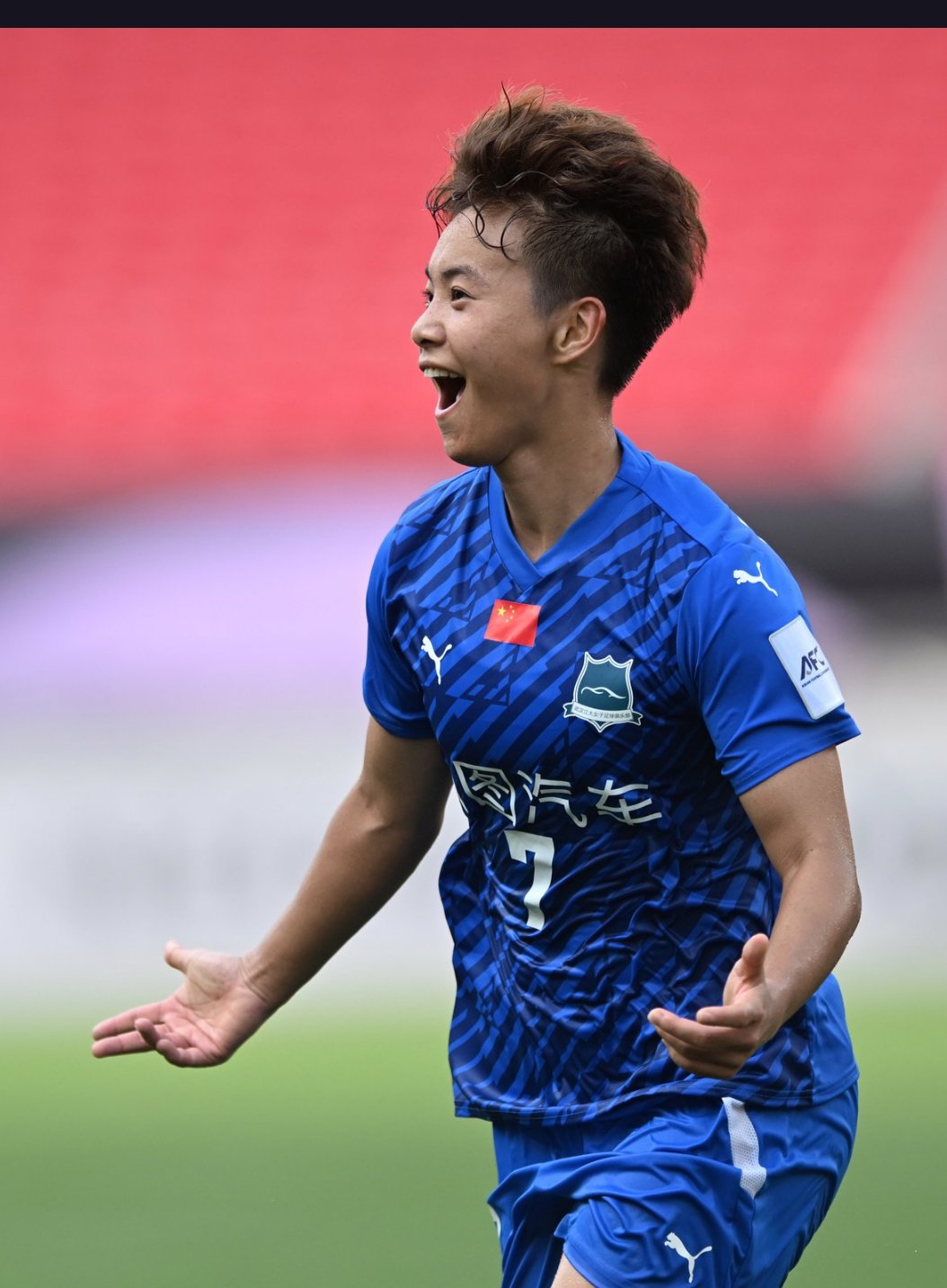 中国女足神勇,逆转胜出晋级决赛 中国女足神勇,逆转胜出晋级决赛