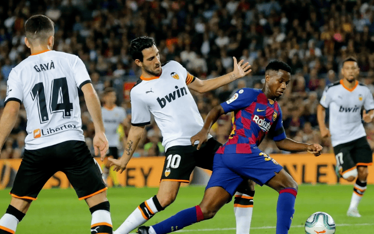 包含那不勒斯客场表现强势，轻取对手取得三连胜的词条