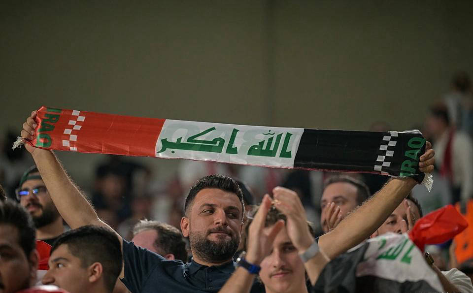 包含伊拉克球队展现出色，晋级淘汰赛的词条