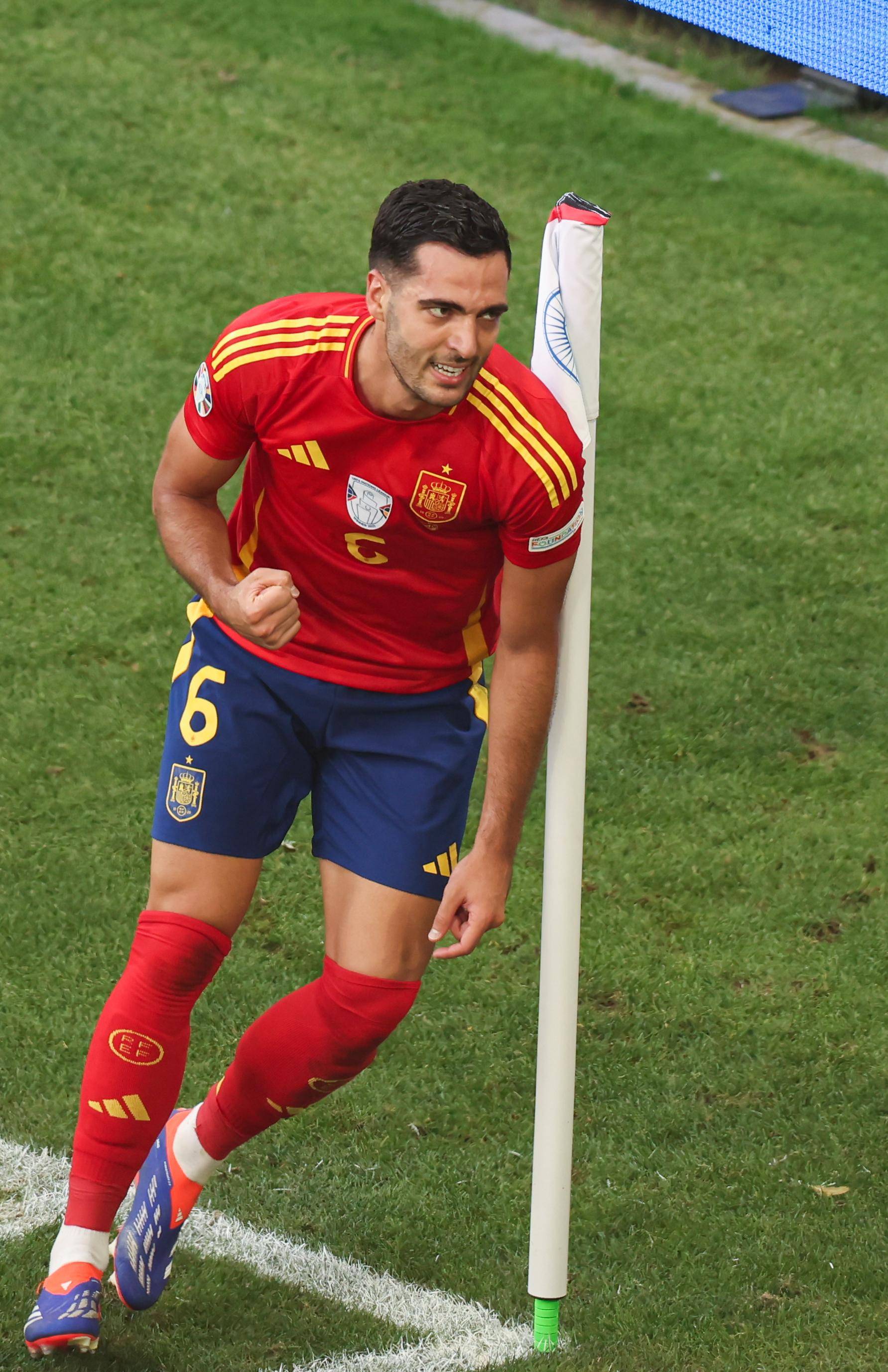 巴西男子排球队击败西班牙，晋级四强赛