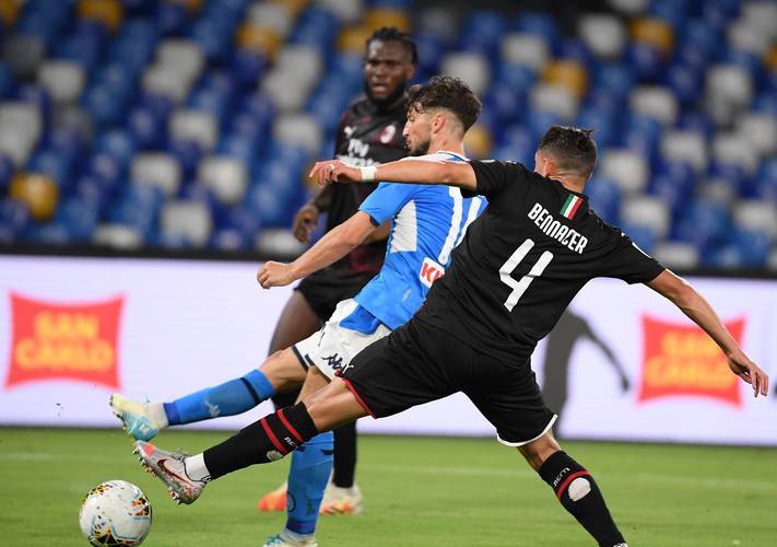 包含卡利亚里客场大胜，晋级形势看好的词条