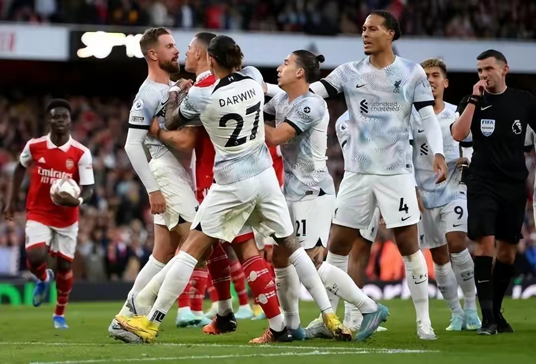 卢卡队士气高涨，同心协力拼搏的简单介绍