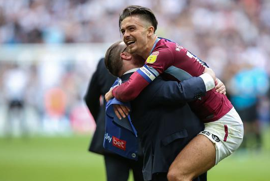 卢卡队士气高涨，同心协力拼搏的简单介绍