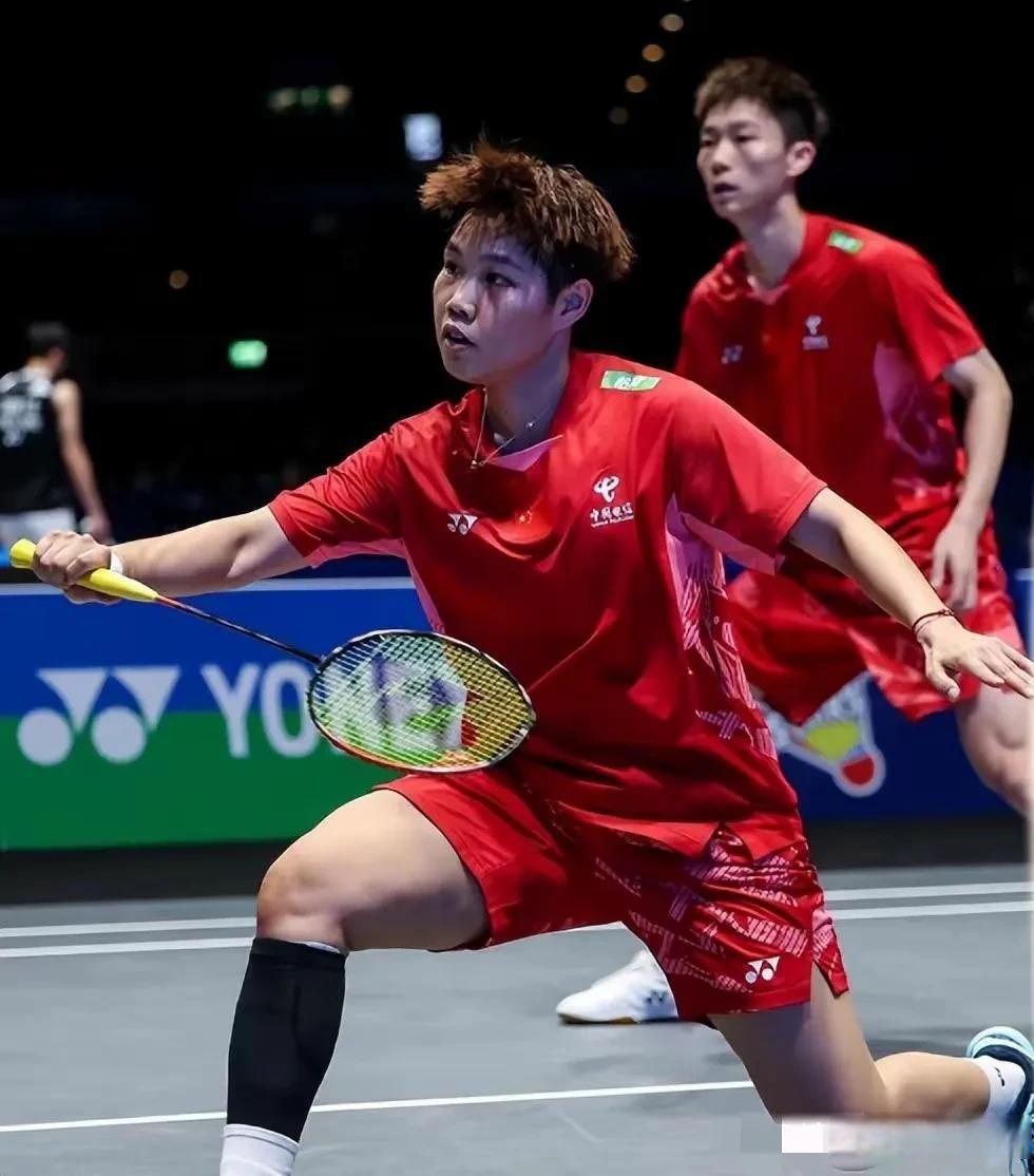 包含英格兰羽毛球队完胜印尼羽毛球队，陶菲克统治全场的词条