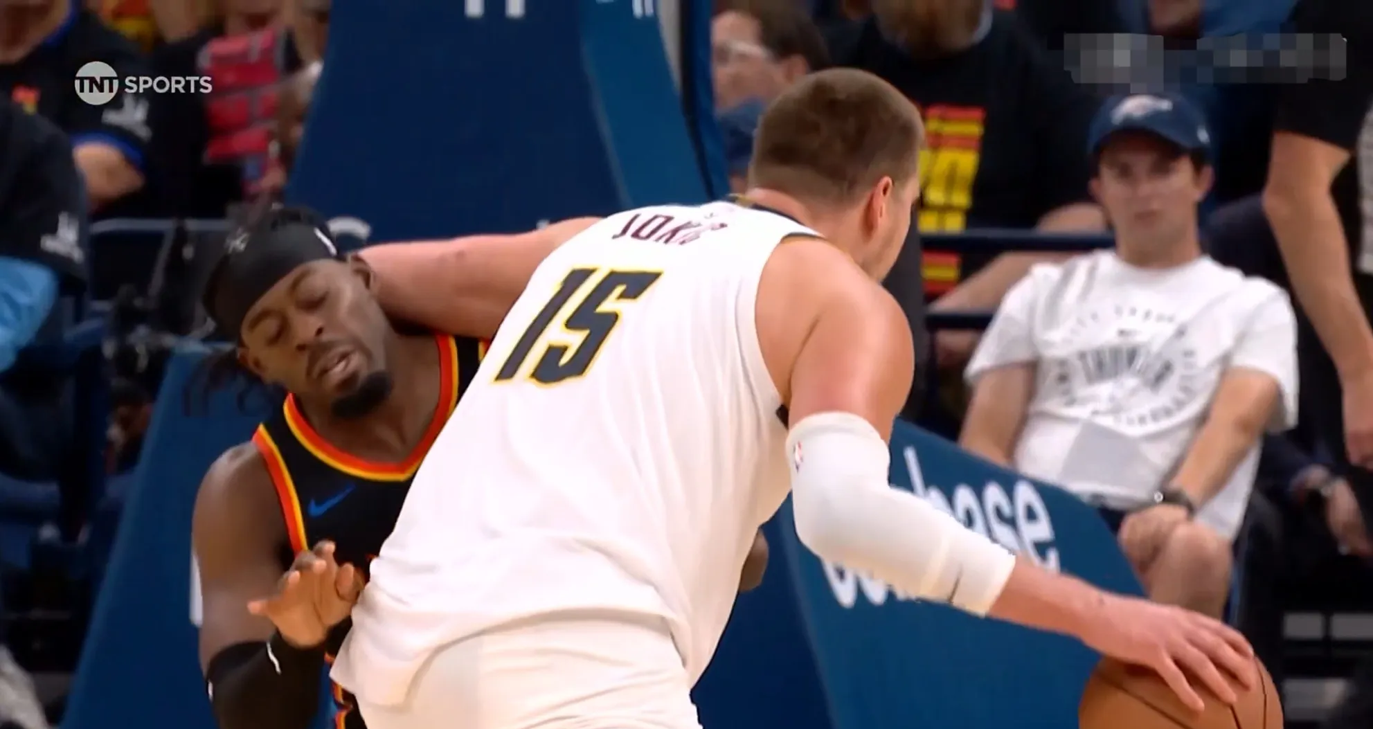 关于南韩男篮横扫魔术，约基奇高光表现的信息