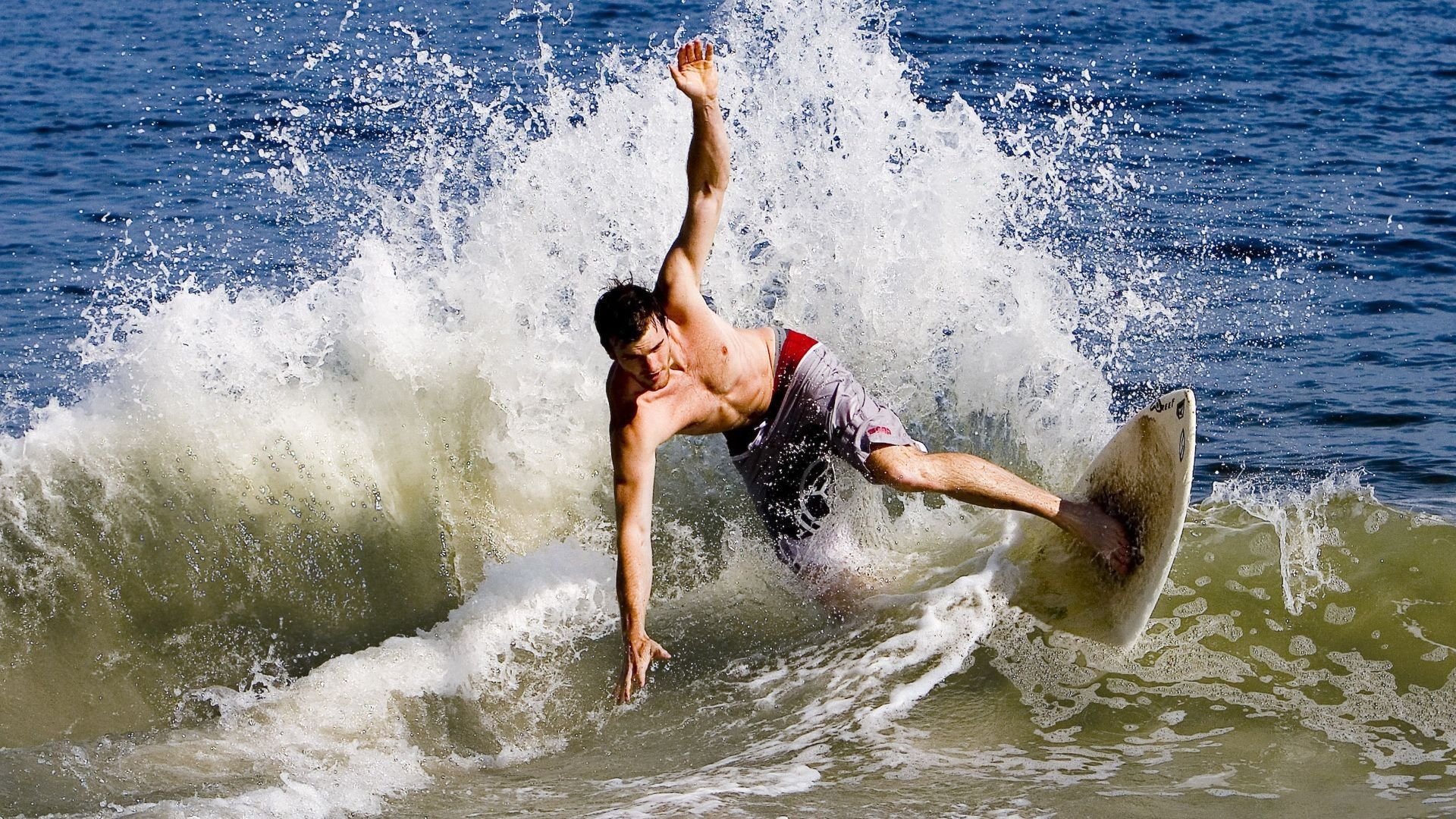 英超争冠焦点战与独行侠加时取胜,竞技体育的永恒魅力