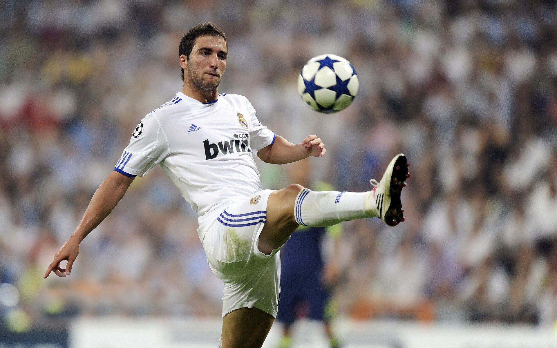 从巴格达到多哈，莱奥在2026世界杯接管比赛，续写伊拉克巅峰对决的传奇